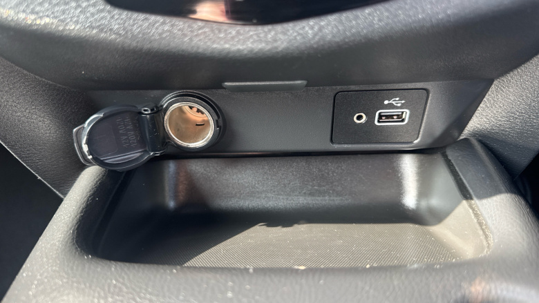 Nissan Juke 1.0 DiG-T 114 N-Connecta 5dr Petrol Hatchback